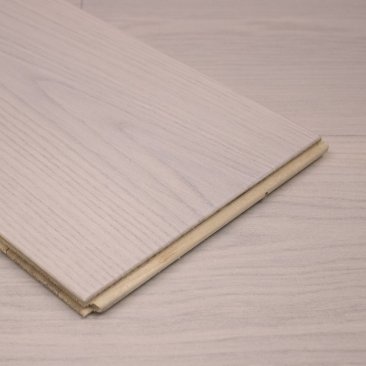 Clearance Engineered Hardwood European White Oak Montauge 9/16 inch x 7.45 inch 31.4 sf/ctn